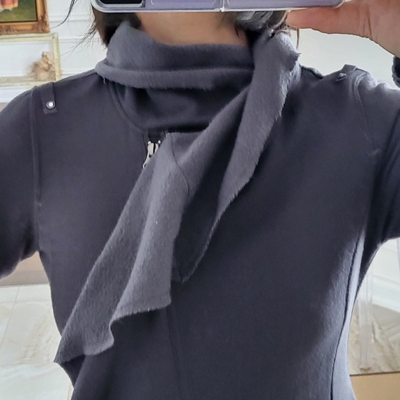 Sweater jacket - Picture 3 of 3